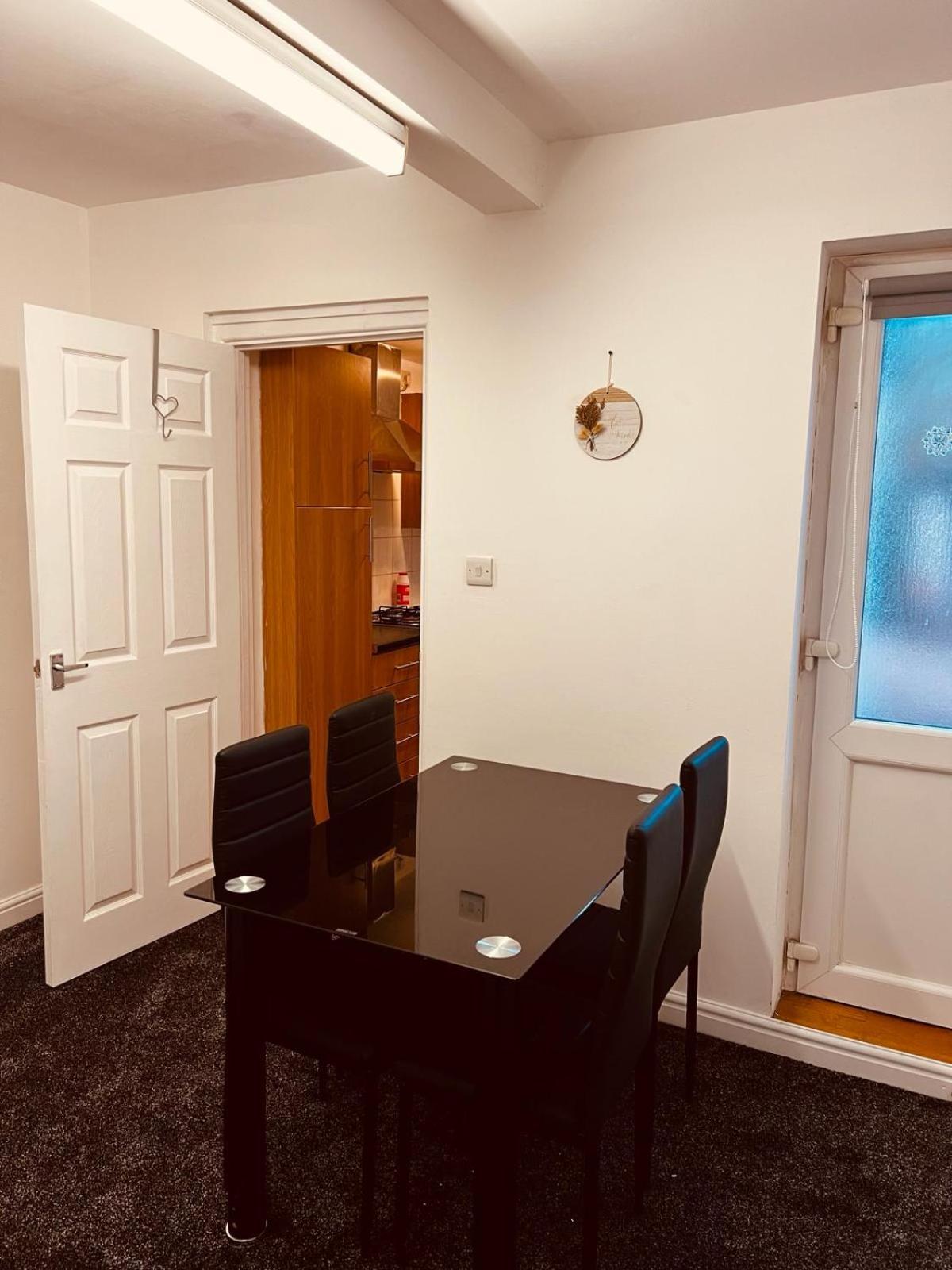 Holiday House Near Football Ground Nottingham Bagian luar foto