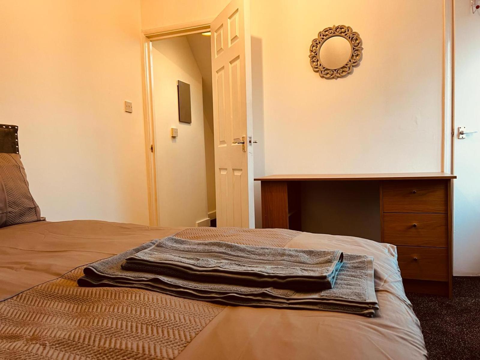 Holiday House Near Football Ground Nottingham Bagian luar foto