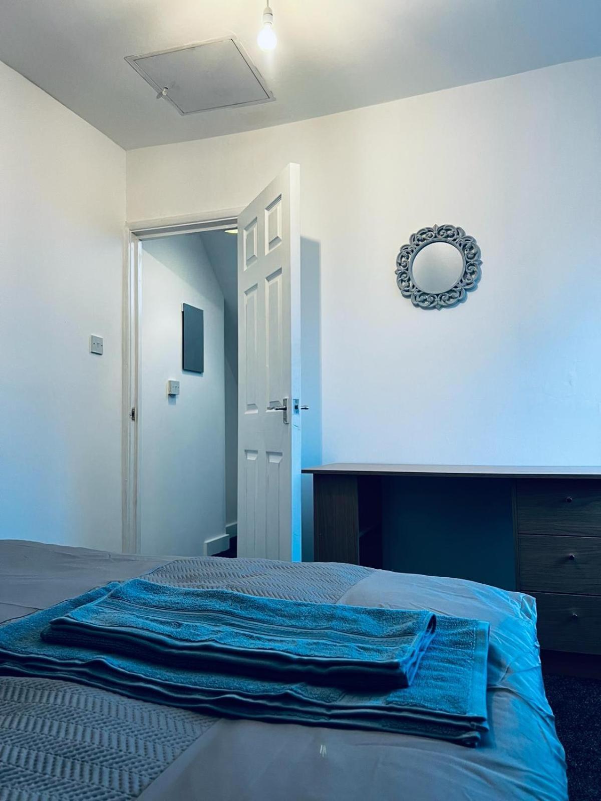Holiday House Near Football Ground Nottingham Bagian luar foto