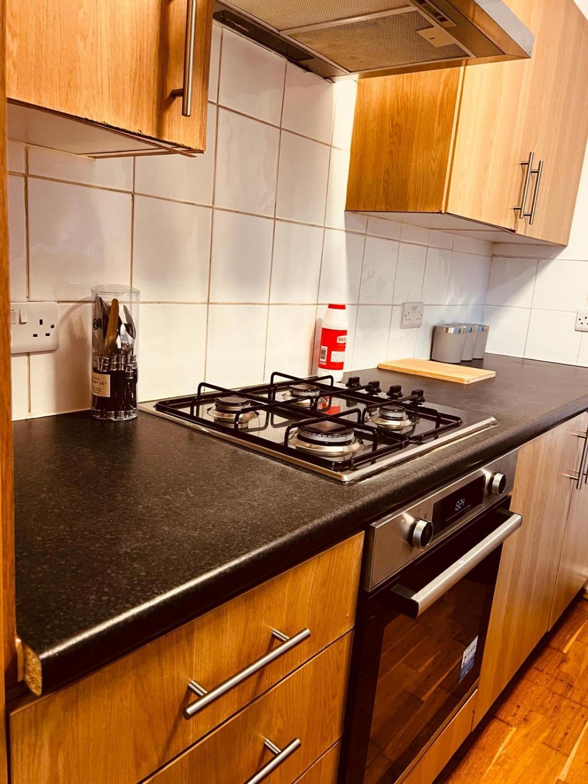 Holiday House Near Football Ground Nottingham Bagian luar foto